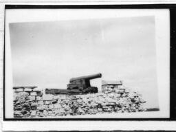 Old Fort Henry - Cannon - V23 MilB-OFH-72