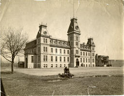 Royal Military College of Canada - Mackenzie Building - V23 RMC-Mackenzie-1