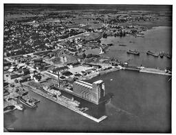 Kingston Waterfront / Kingston (Flight Line HA22, Photo Number 31)