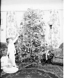 Children with Christmas Tree - V25.5-11-5 - 1 of 3