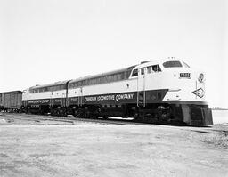 Canadian Locomotive Co. Diesel Locomotive - V25.5-16-31 - 2 of 3