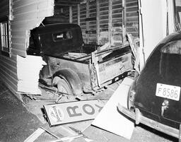 Car Accident at Day's Service Station - V25.5-16-78