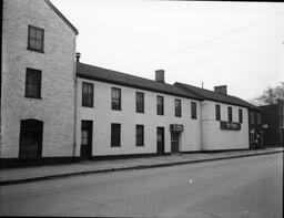 British-American Hotel on King Street and Clarence Street - V25.5-35-17.4 C