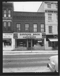Princess Street. Simmons Hardware, Seymours Shoes, National System of Banking - V25.5-36-145.4 C