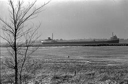 Ship Aground in St. Lawrence Seaway - V25.5-47-147 - 1 of 2