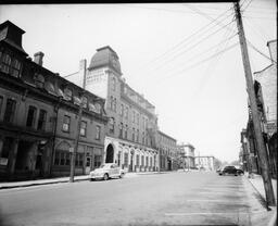 British American Hotel at 42-52 Clarence Street - V25.5-30-249 C